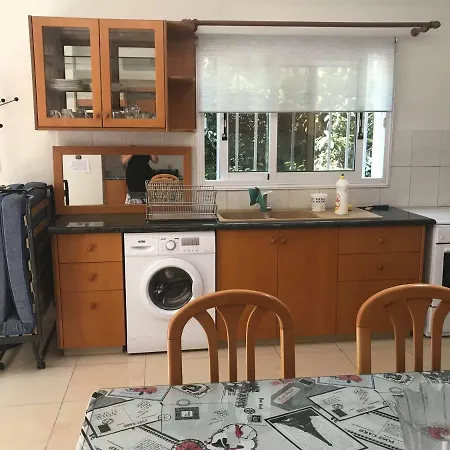 Chris Studio Apartment *