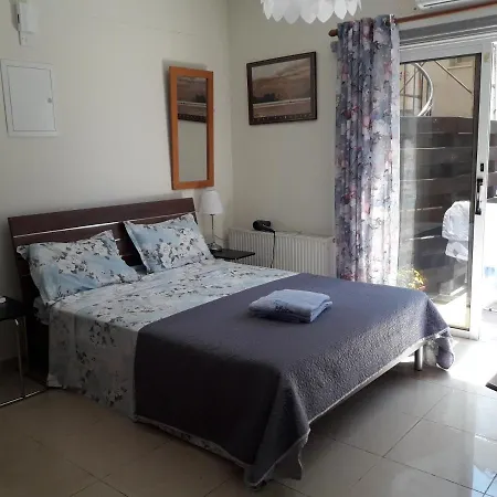 Chris Studio Apartment Limassol